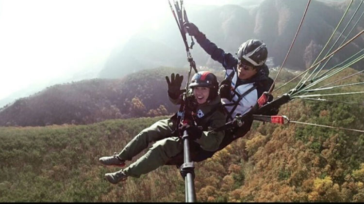 BOSS paraglide.jpg